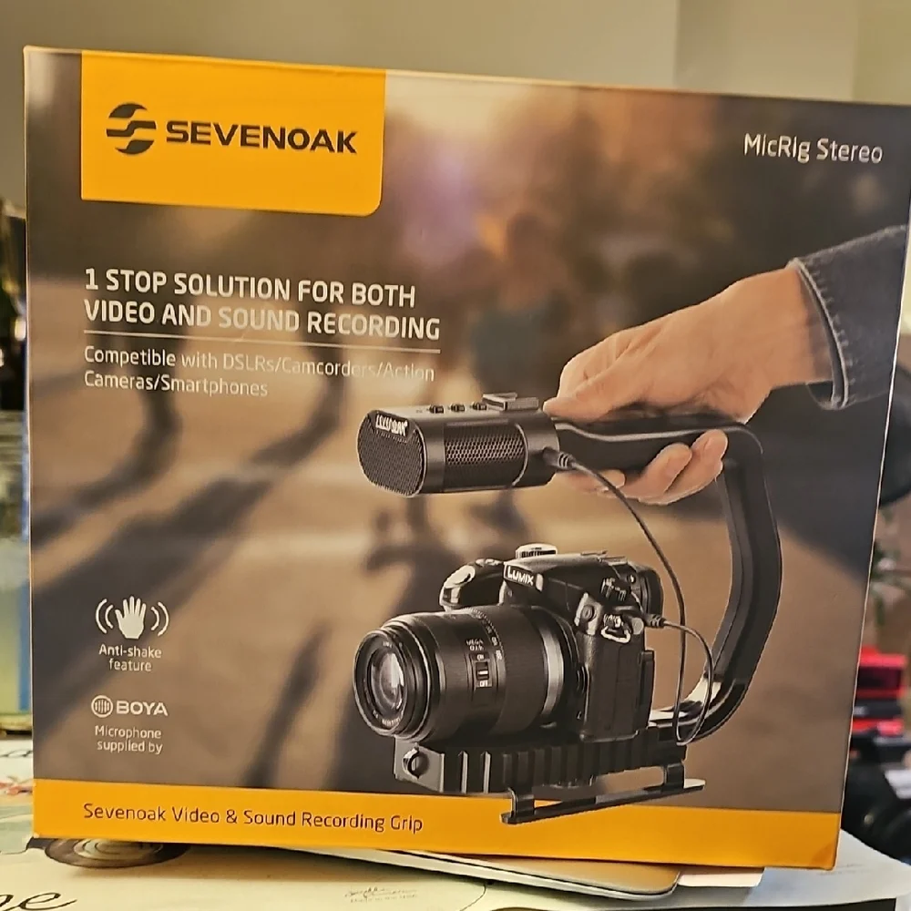 Seven7 Black Video & Sound Recording Grip with Microphone